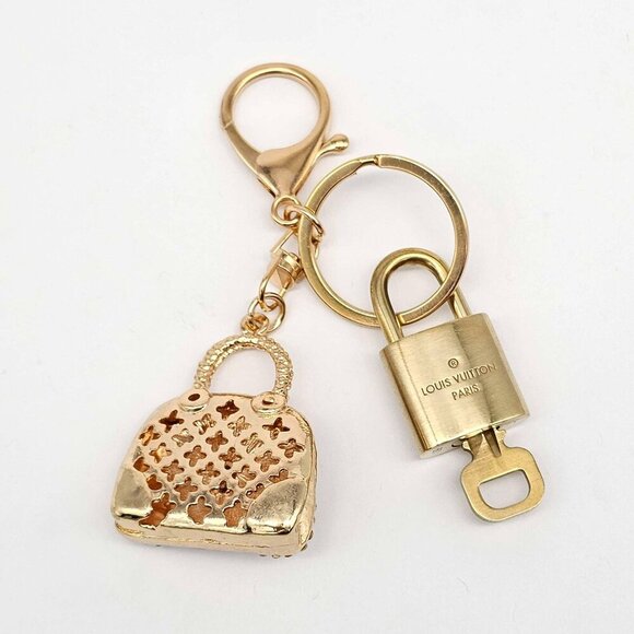 Authentic Louis Vuitton Lock & Key with unbranded Bagcharm, Keycharm 121625 - Picture 5 of 8